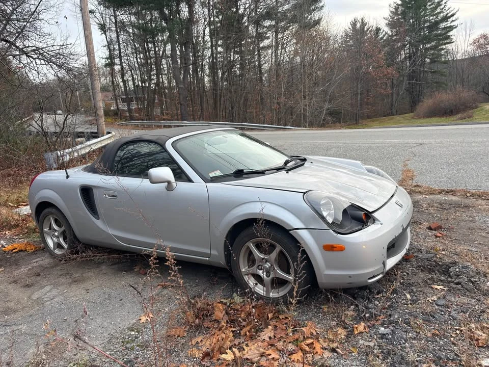 2001 Toyota MR2 Spyder/MR-S - Image 3 of 5