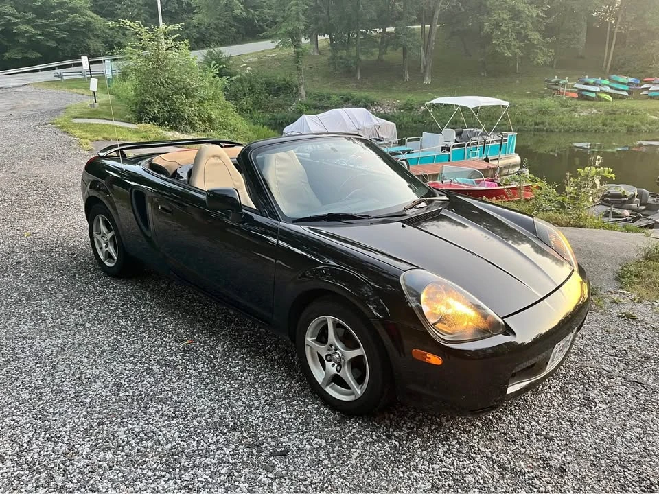 2001 Toyota MR2 Spyder/MR-S - Image 2 of 5