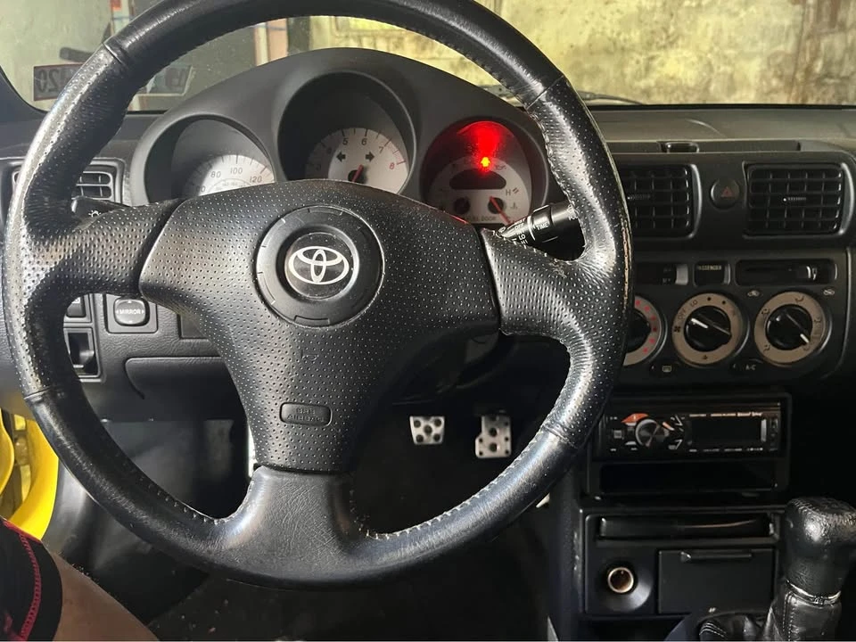 2001 Toyota MR2 Spyder/MR-S - Image 8 of 10