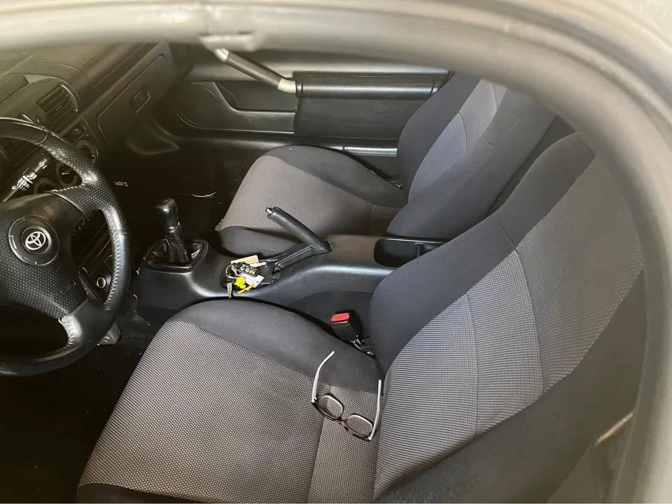 2001 Toyota MR2 Spyder/MR-S - Image 10 of 10