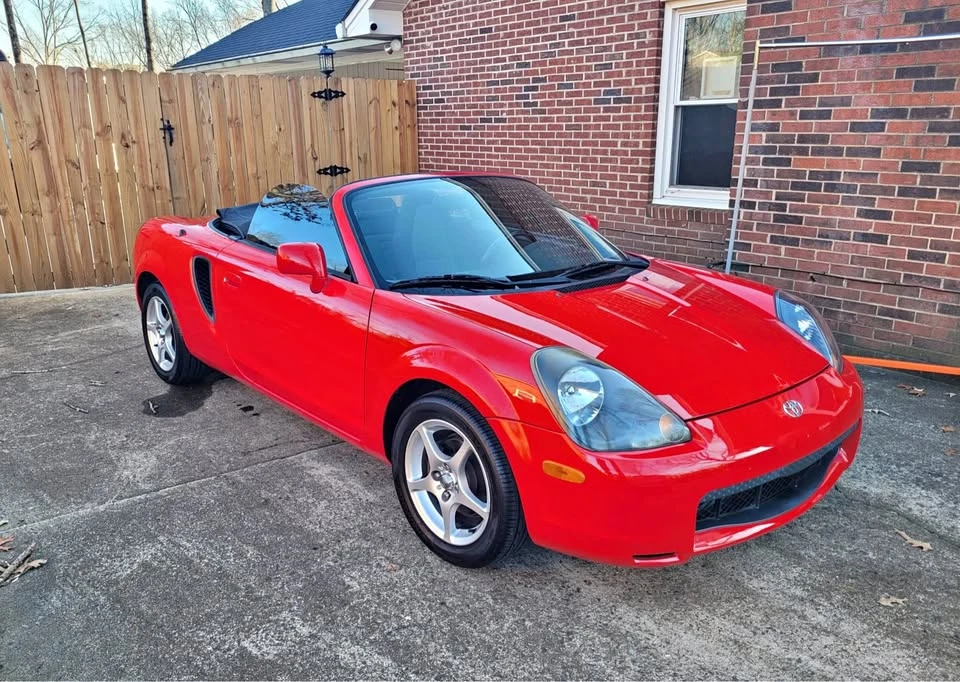 2001 Toyota MR2 Spyder/MR-S - Image 2 of 10
