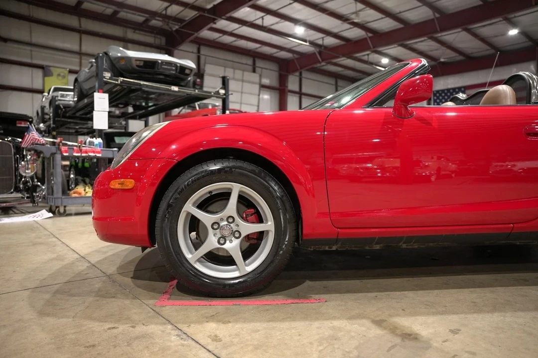 2001 Toyota MR2 Spyder/MR-S - Image 3 of 12