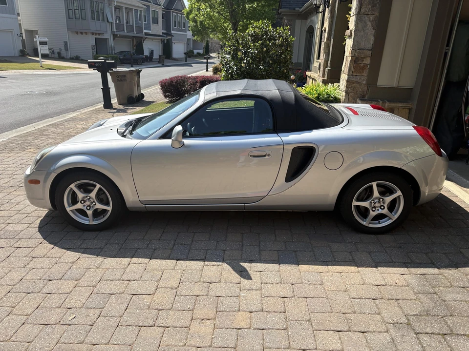 2001 Toyota MR2 Spyder/MR-S - Image 16 of 31