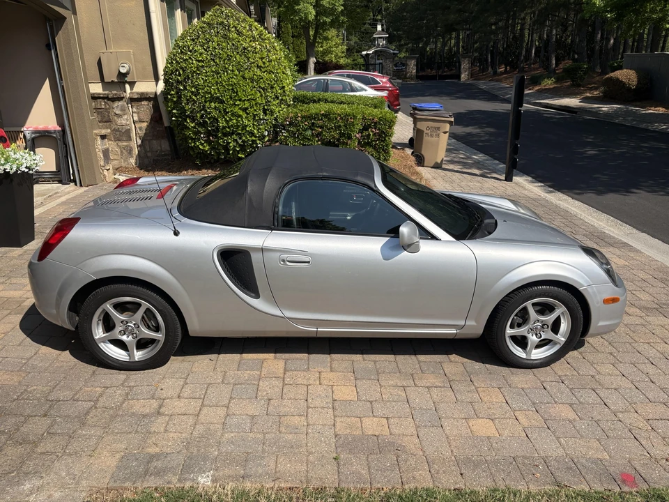 2001 Toyota MR2 Spyder/MR-S - Image 23 of 31