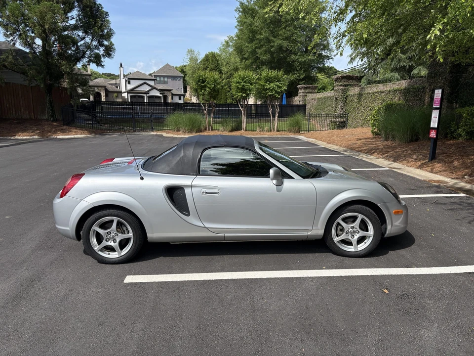 2001 Toyota MR2 Spyder/MR-S - Image 21 of 31