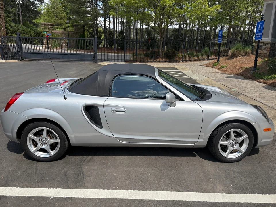 2001 Toyota MR2 Spyder/MR-S - Image 22 of 31