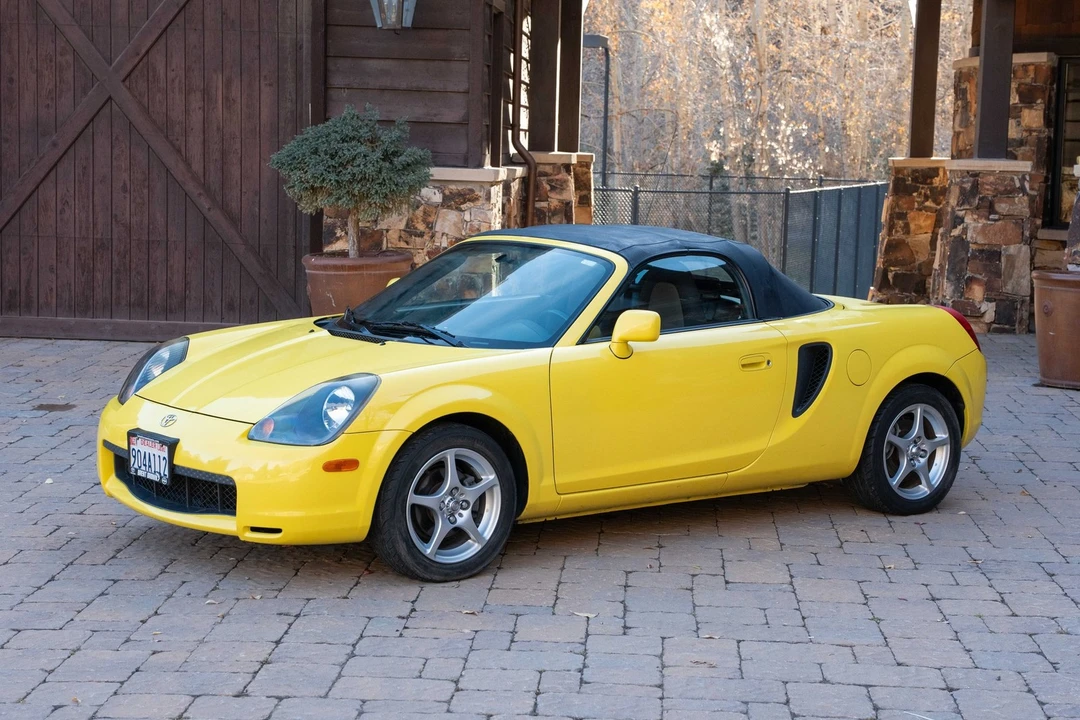 2001 Toyota MR2 Spyder/MR-S - Image 16 of 21
