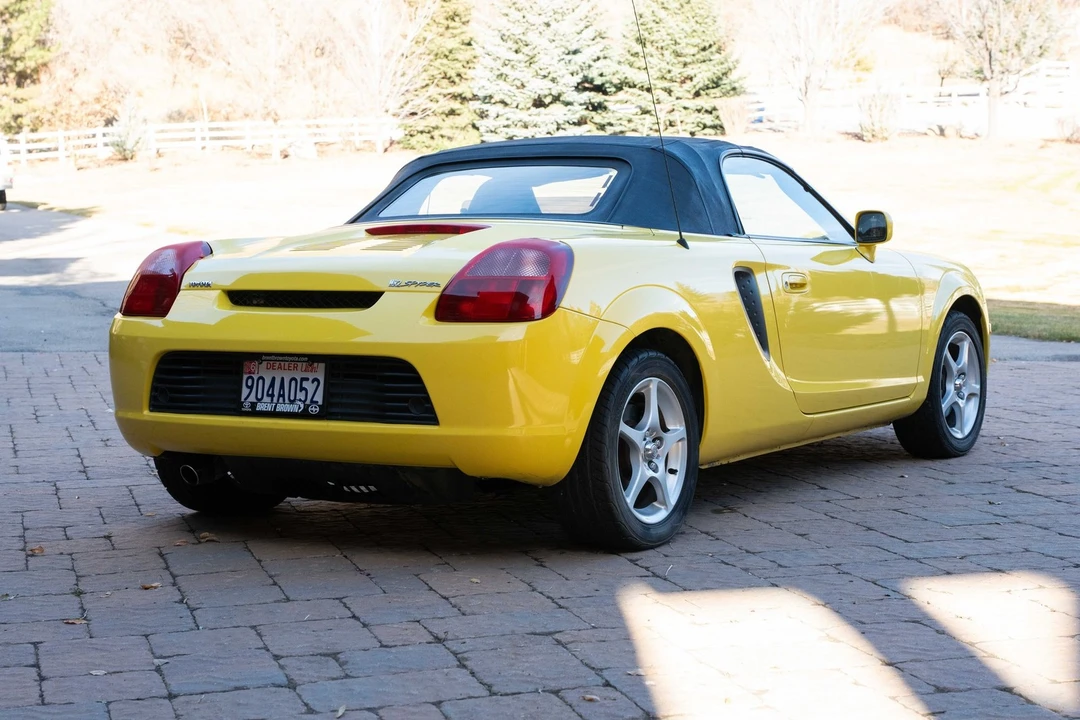 2001 Toyota MR2 Spyder/MR-S - Image 18 of 31