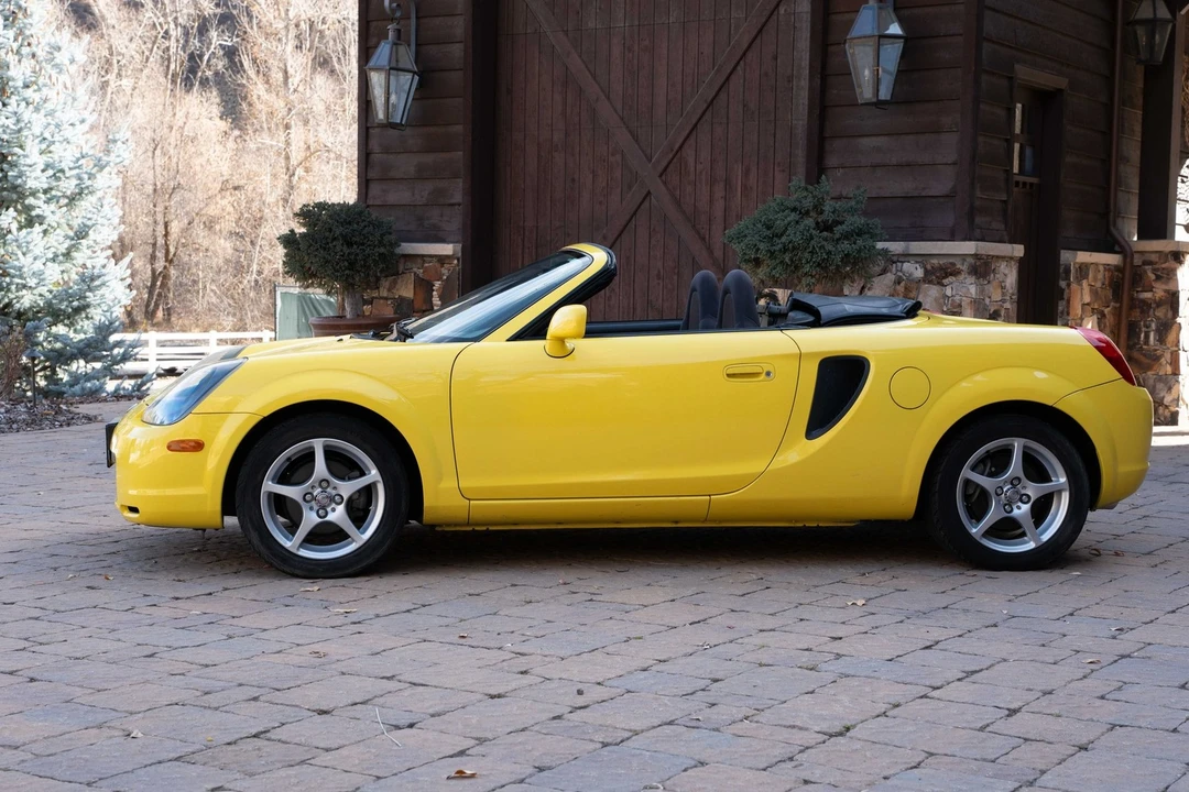 2001 Toyota MR2 Spyder/MR-S - Image 11 of 31