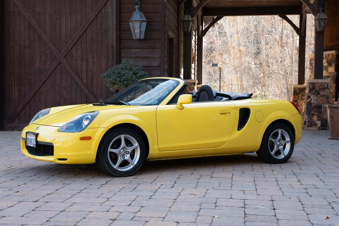 2001 Toyota MR2 Spyder/MR-S - Image 10 of 31