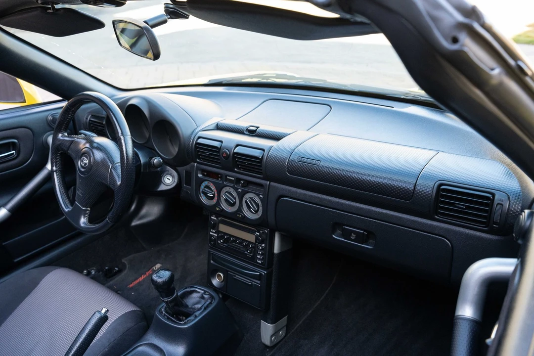 2001 Toyota MR2 Spyder/MR-S - Image 30 of 31