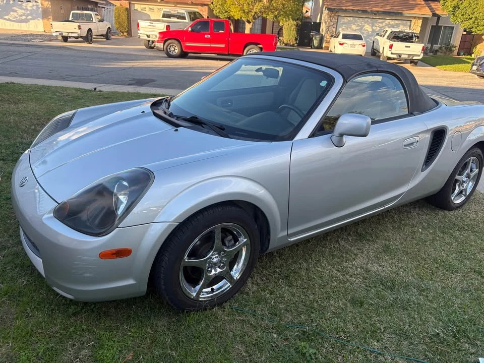 2001 Toyota MR2 Spyder/MR-S - Image 2 of 10