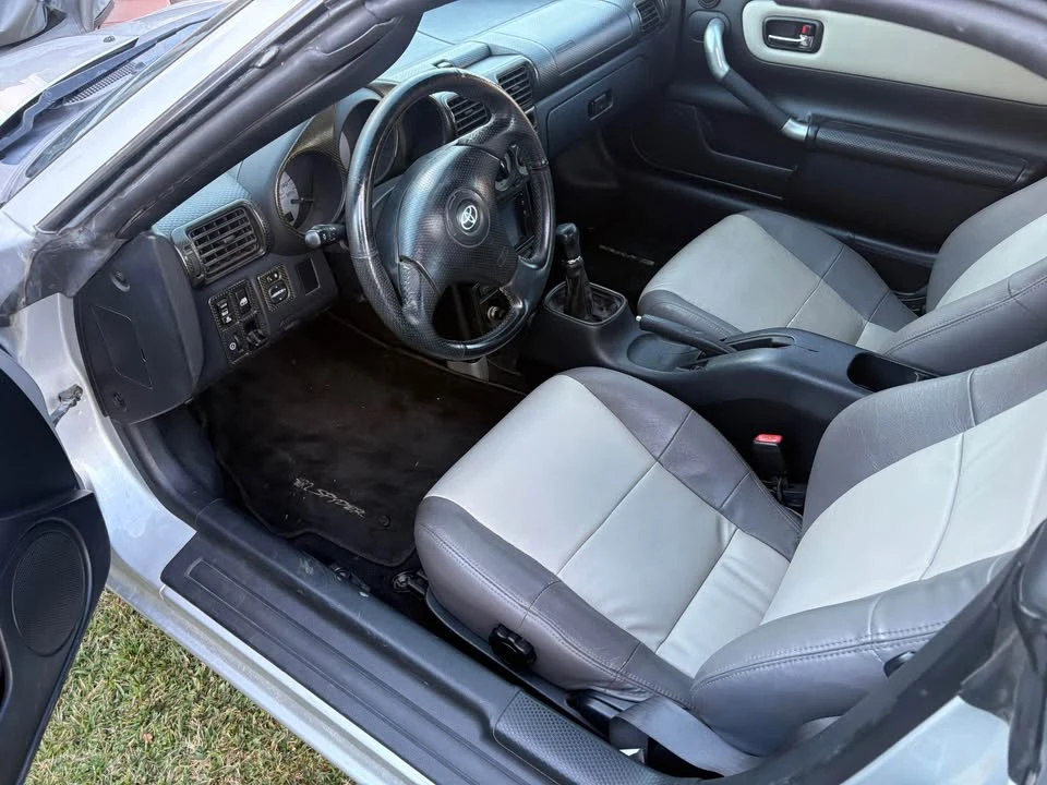 2001 Toyota MR2 Spyder/MR-S - Image 4 of 10