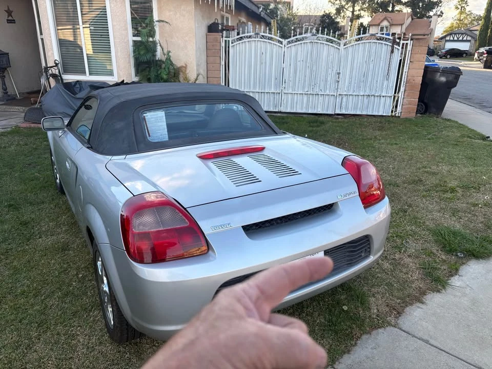 2001 Toyota MR2 Spyder/MR-S - Image 3 of 10