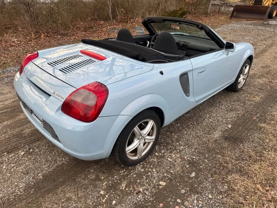 2001 Toyota MR2 Spyder/MR-S - Image 2 of 12