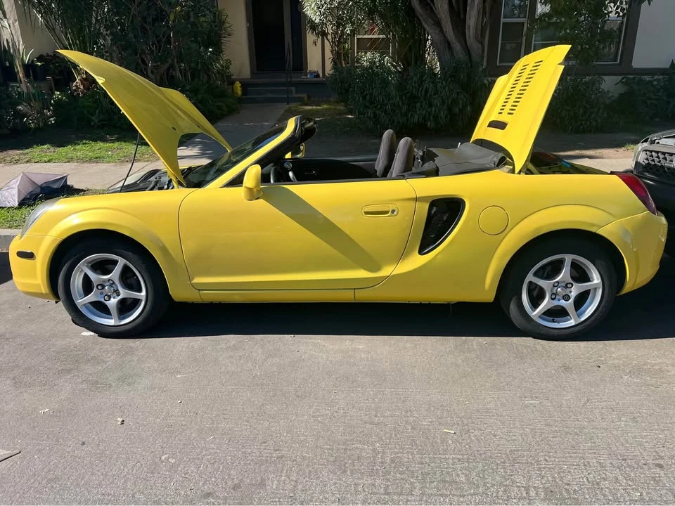 2001 Toyota MR2 Spyder/MR-S - Image 9 of 12