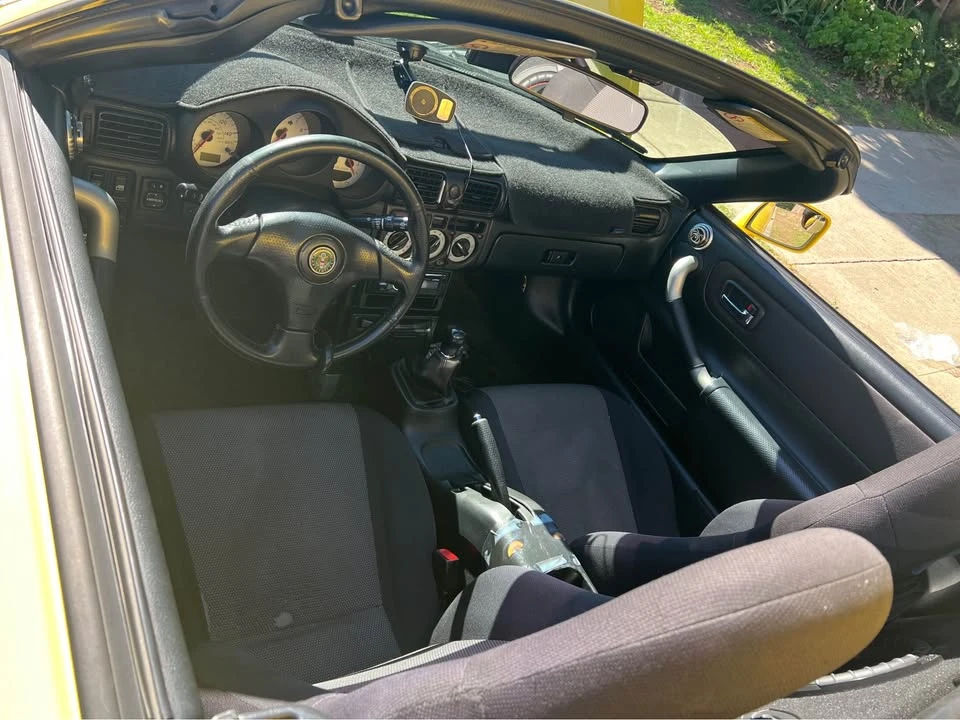 2001 Toyota MR2 Spyder/MR-S - Image 11 of 12