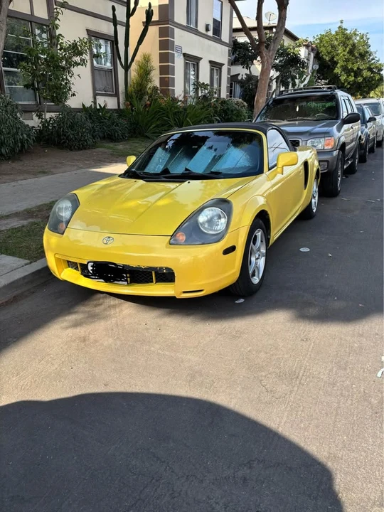 2001 Toyota MR2 Spyder/MR-S - Image 2 of 12