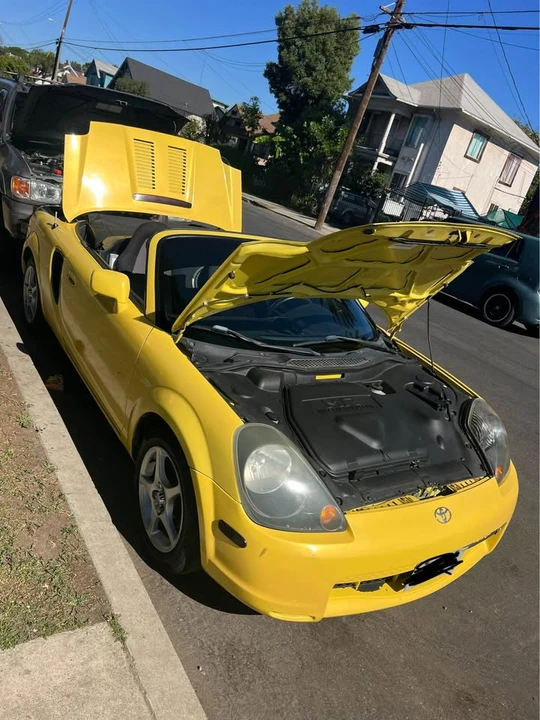 2001 Toyota MR2 Spyder/MR-S - Image 8 of 12