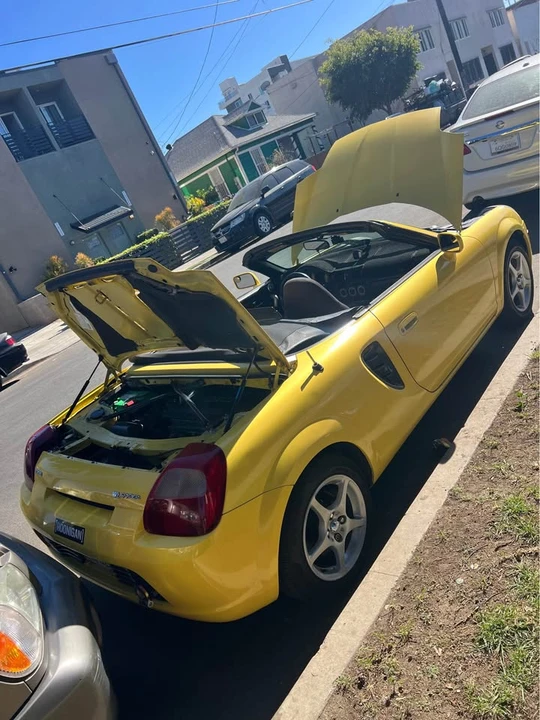 2001 Toyota MR2 Spyder/MR-S - Image 5 of 12