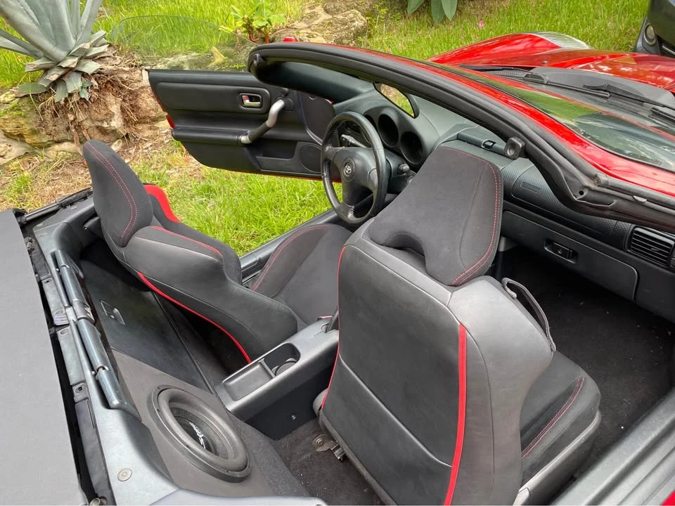 2001 Toyota MR2 - Image 6 of 6