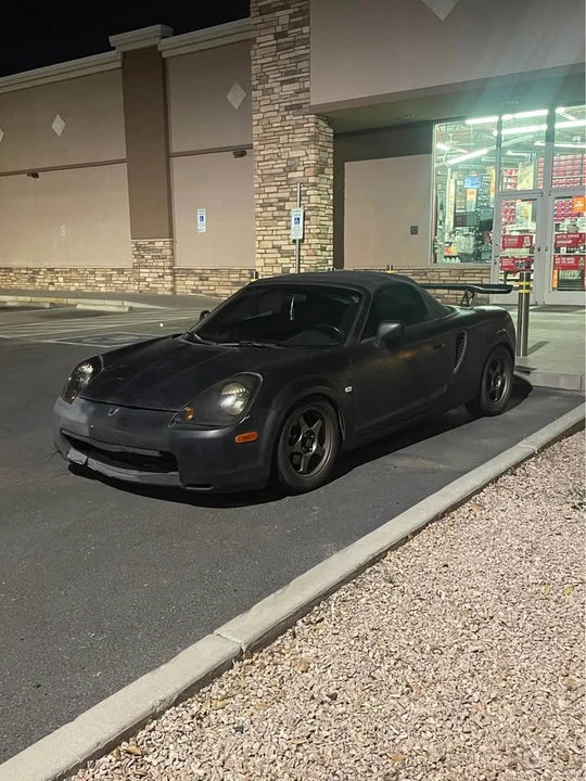 2001 Toyota MR2 - Image 2 of 4