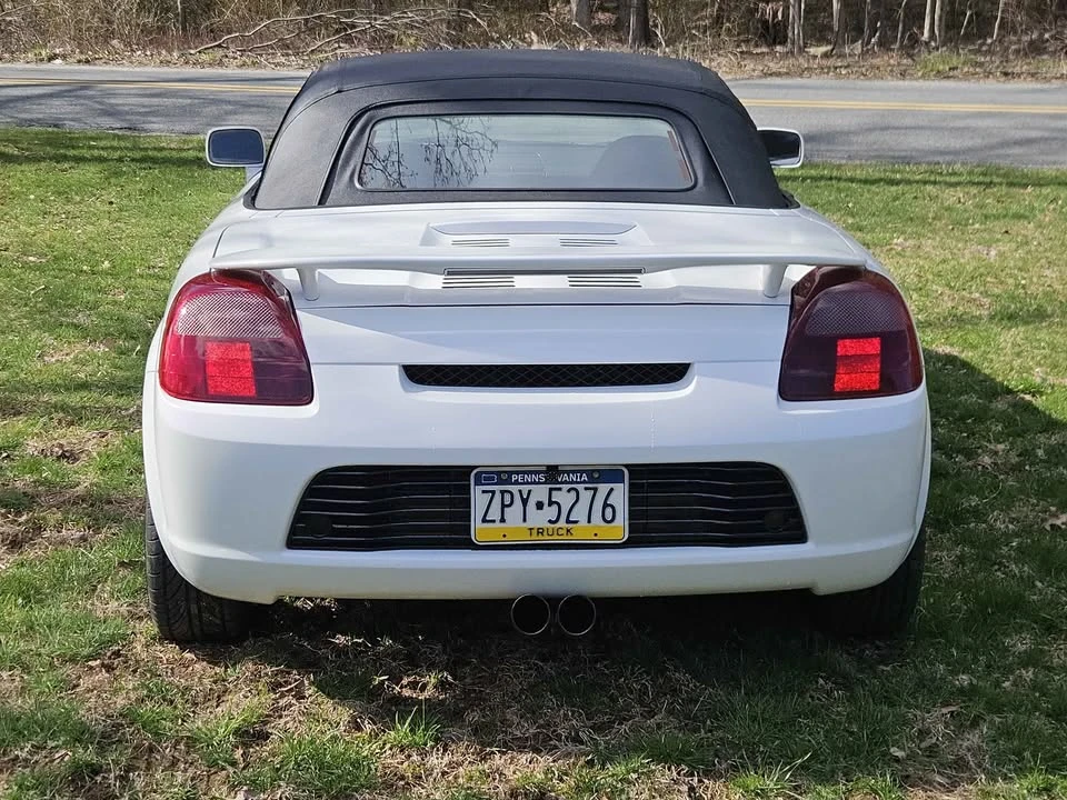 2001 Toyota MR2 - Image 3 of 10