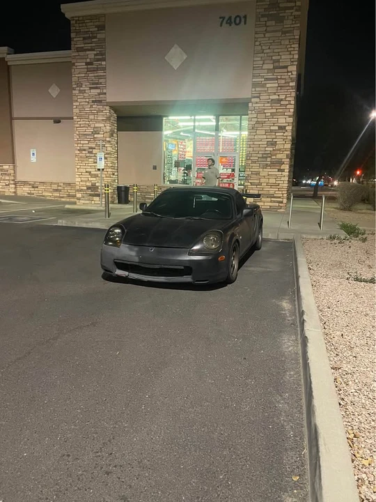 2001 Toyota MR2 - Image 3 of 4