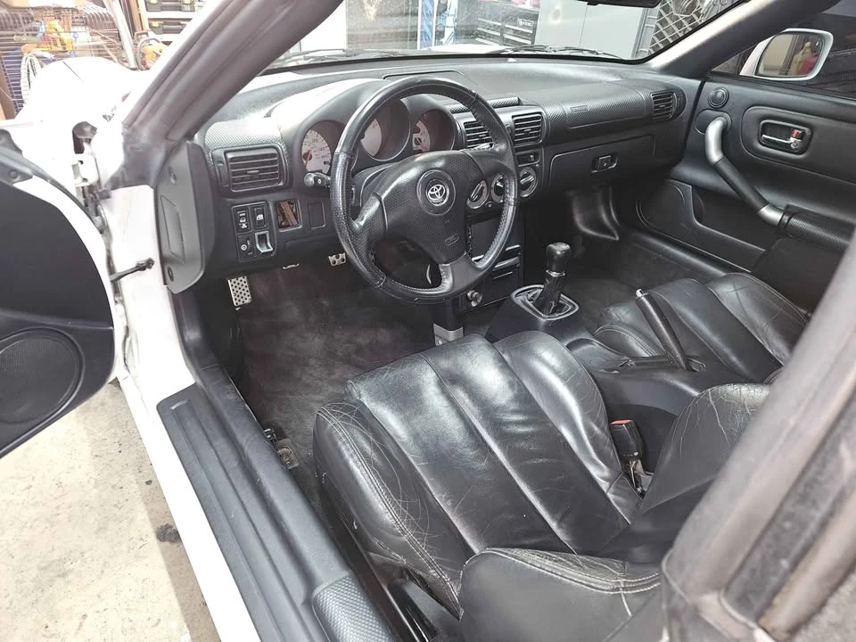 2001 Toyota MR2 - Image 6 of 10