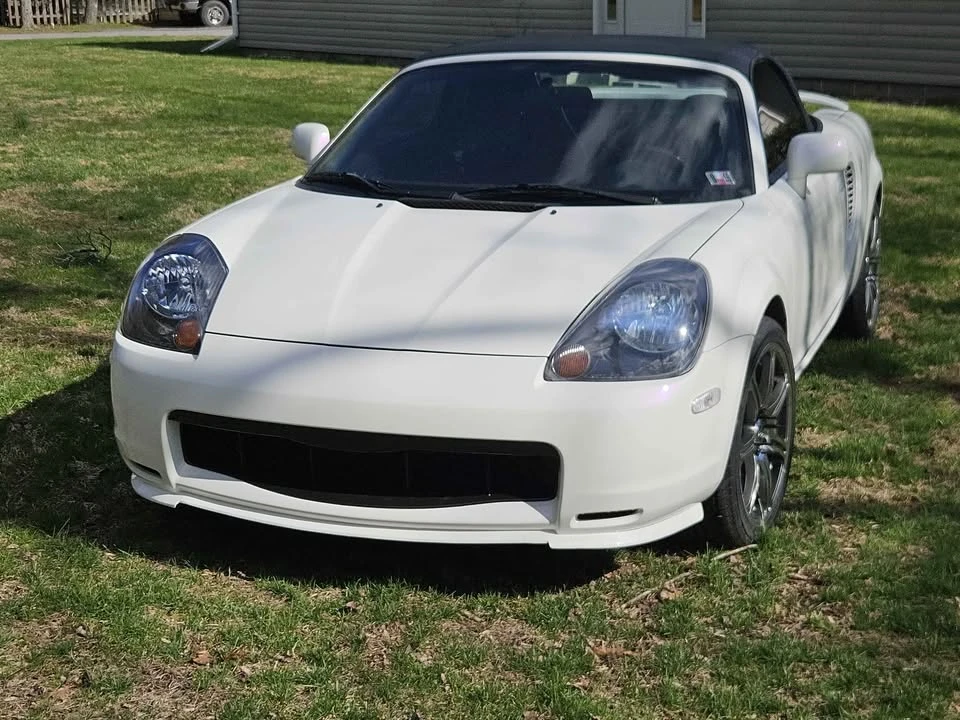 2001 Toyota MR2 - Image 2 of 10