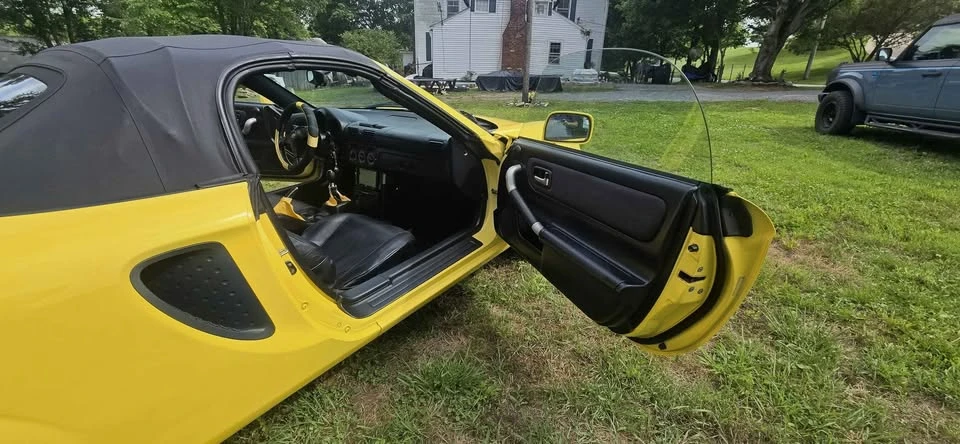 2001 Toyota MR2 Spyder/MR-S - Image 17 of 19