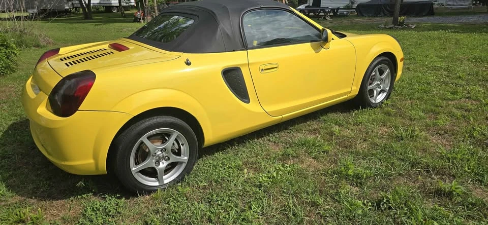 2001 Toyota MR2 Spyder/MR-S - Image 11 of 19