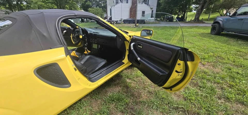2001 Toyota MR2 Spyder/MR-S - Image 10 of 19