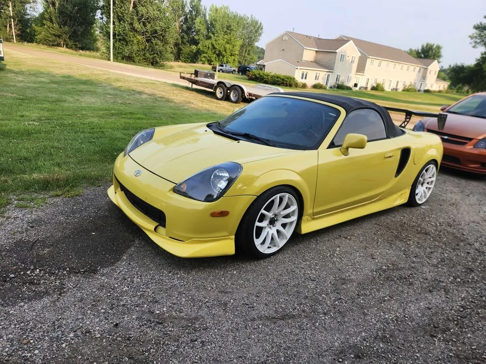 2001 Toyota MR2 Spyder/MR-S - Image 2 of 7
