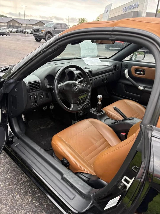 2001 Toyota MR2 Spyder/MR-S - Image 8 of 11