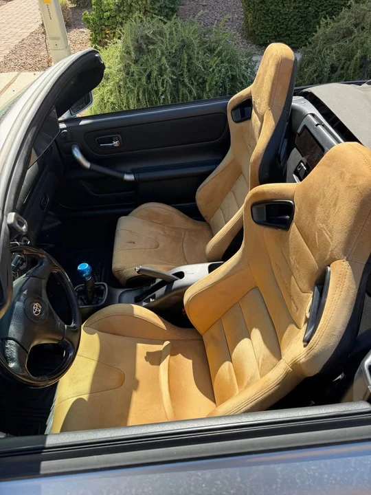 2001 Toyota MR2 Spyder/MR-S - Image 2 of 11