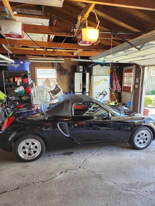 2001 Toyota MR2 Spyder/MR-S - Image 2 of 5