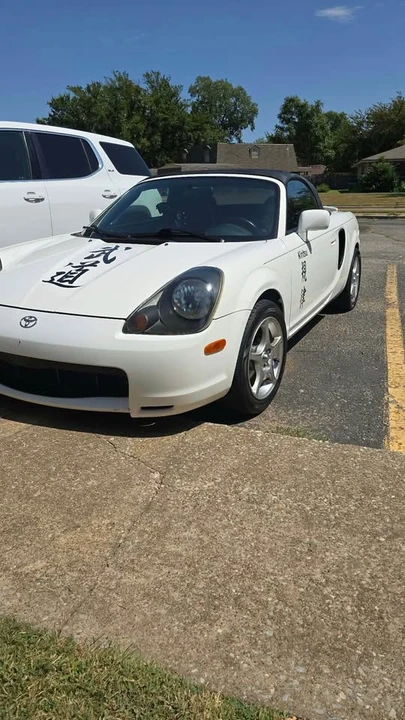 2001 Toyota MR2 Spyder/MR-S - Image 2 of 13