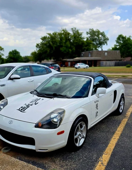 2001 Toyota MR2 Spyder/MR-S - Image 9 of 13
