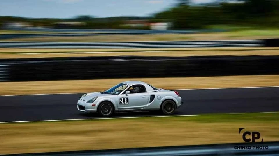 2001 Toyota MR2 Spyder/MR-S - Image 2 of 2