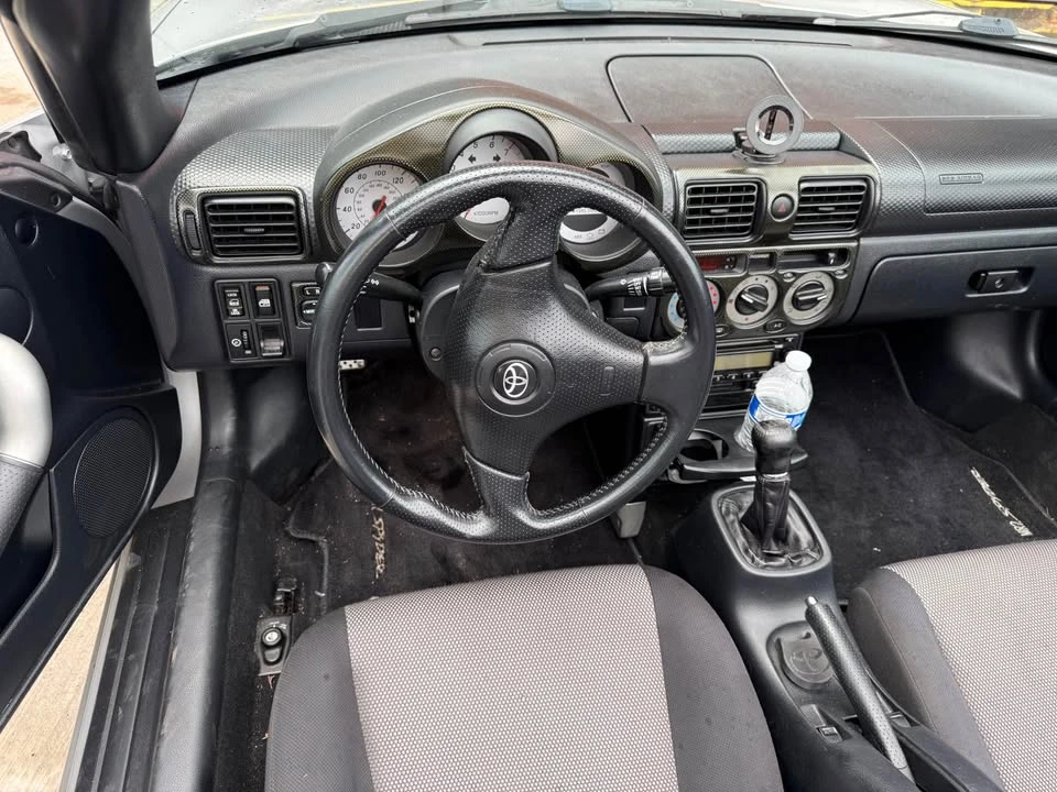 2001 Toyota MR2 Spyder/MR-S - Image 6 of 18