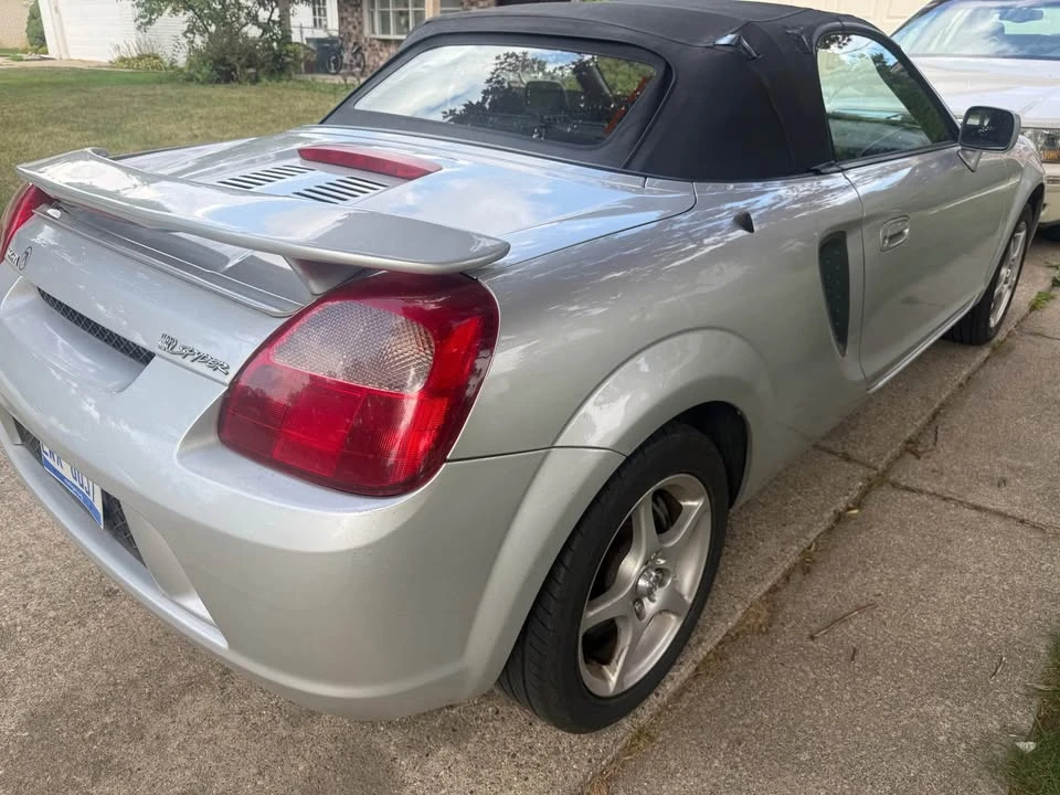 2001 Toyota MR2 Spyder/MR-S - Image 5 of 18