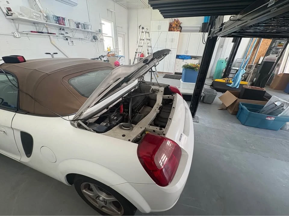 2001 Toyota MR2 Spyder/MR-S - Image 2 of 4