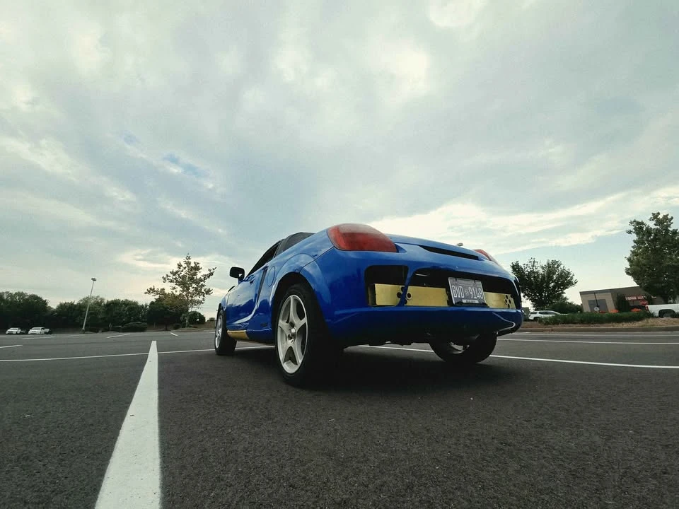 2001 Toyota MR2 Spyder/MR-S - Image 2 of 9