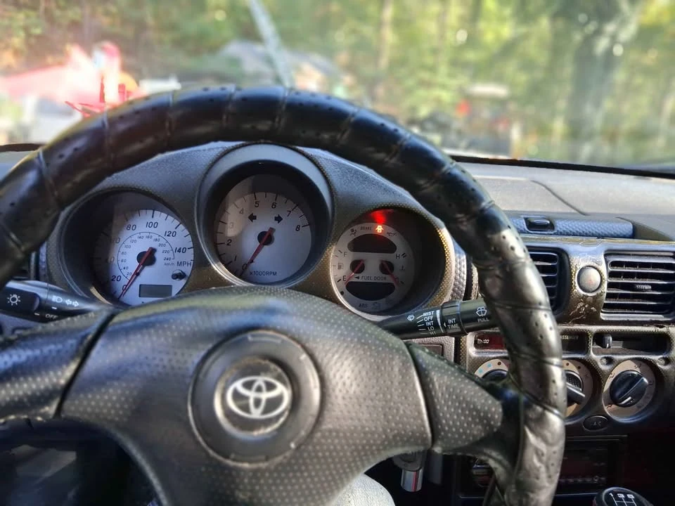 2001 Toyota MR2 Spyder/MR-S - Image 3 of 9