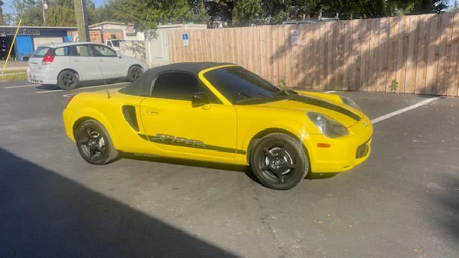 2001 Toyota MR2 Spyder/MR-S - Image 10 of 11