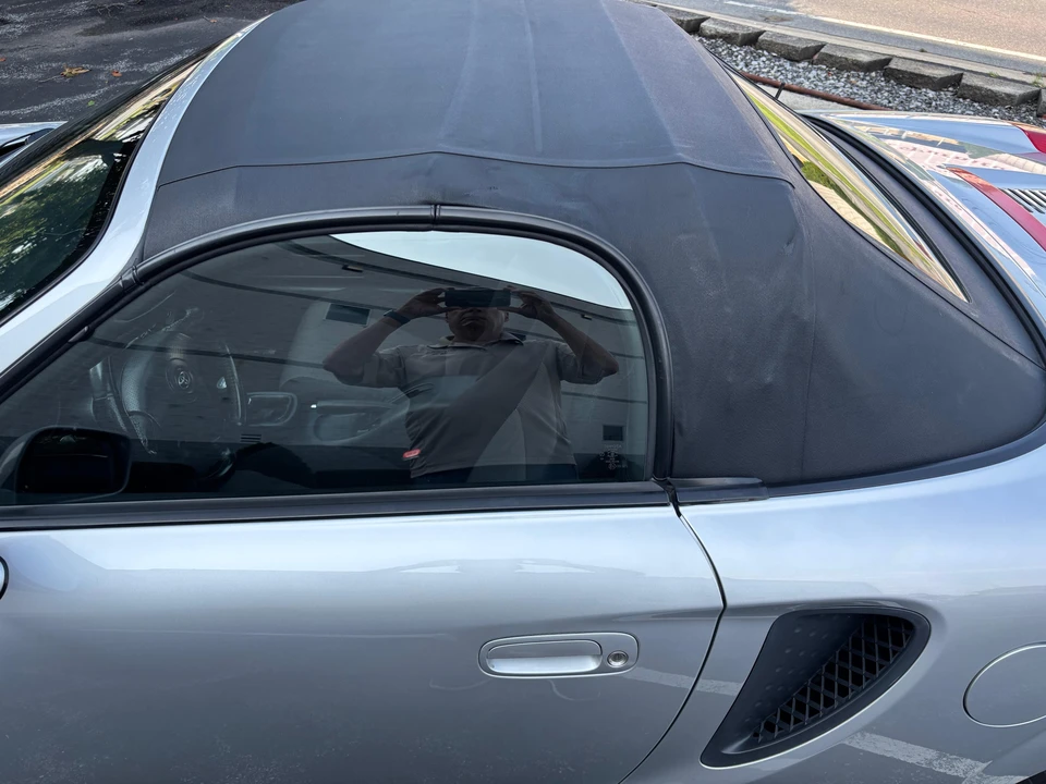 2001 Toyota MR2 Spyder/MR-S - Image 18 of 31