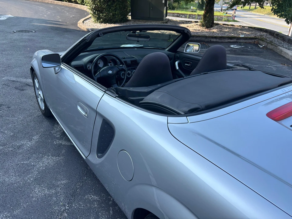 2001 Toyota MR2 Spyder/MR-S - Image 19 of 31