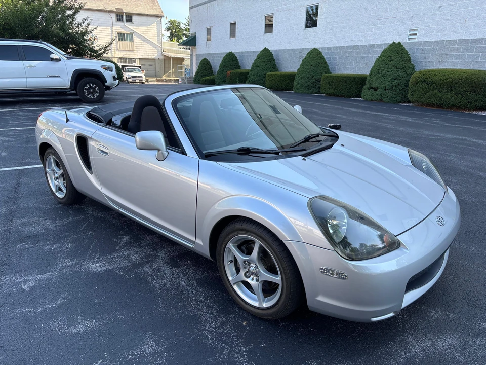 2001 Toyota MR2 Spyder/MR-S - Image 9 of 31