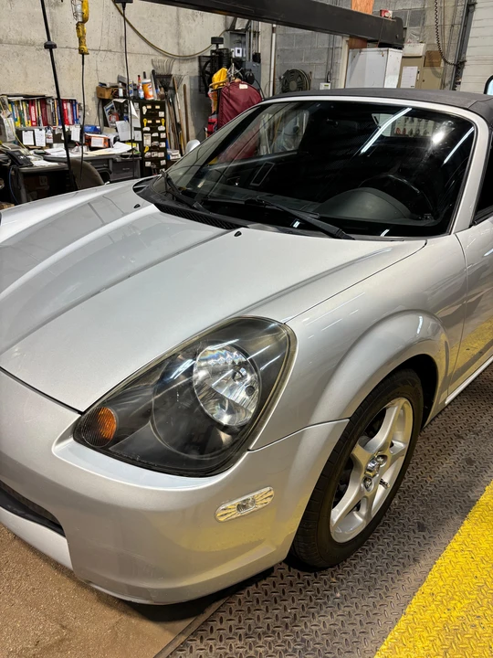 2001 Toyota MR2 Spyder/MR-S - Image 17 of 31